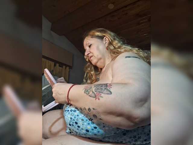 Leoncarpita's BongaCams show and profile