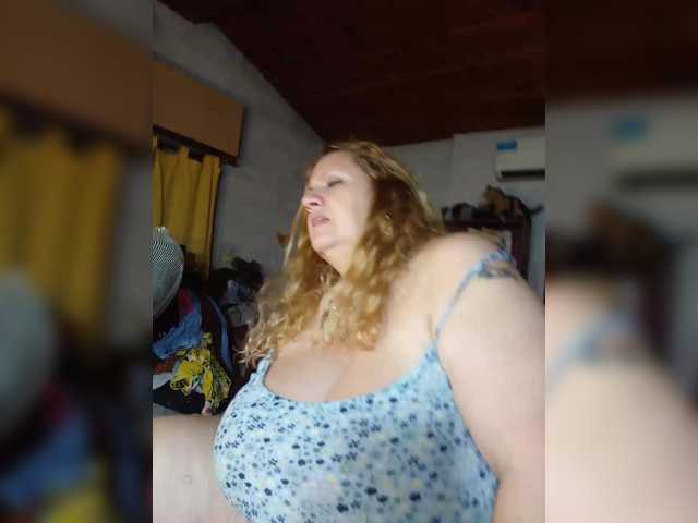 Leoncarpita's BongaCams show and profile