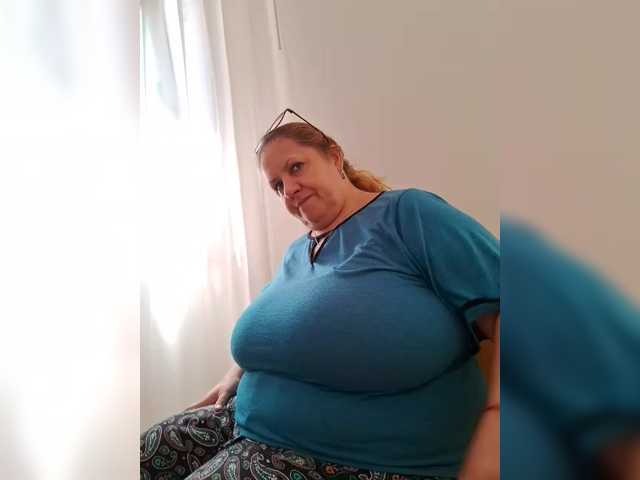 Leoncarpita's BongaCams show and profile