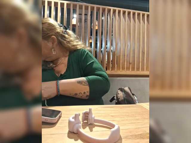 Leoncarpita's BongaCams show and profile