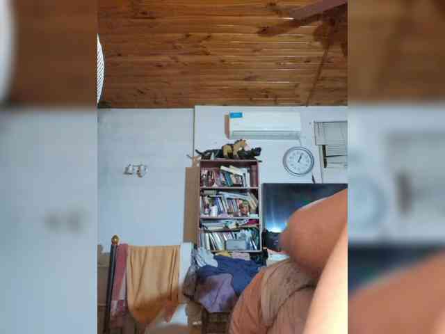 HOTBABYSUCKS1 webcam