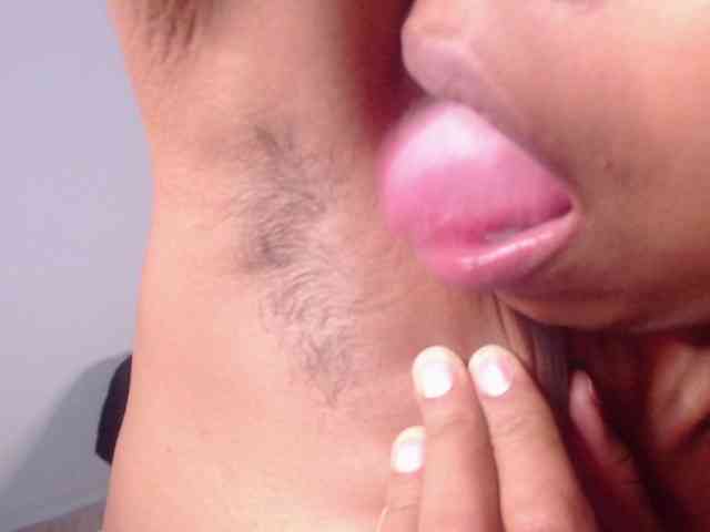 Roomofpleasure webcam