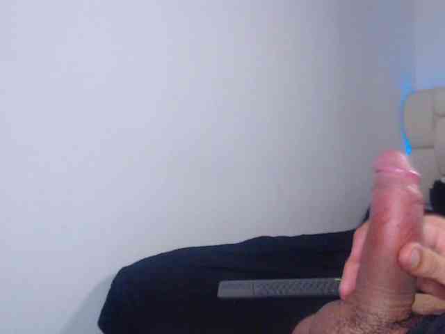 Roomofpleasure webcam