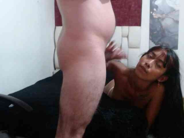 Roomofpleasure webcam