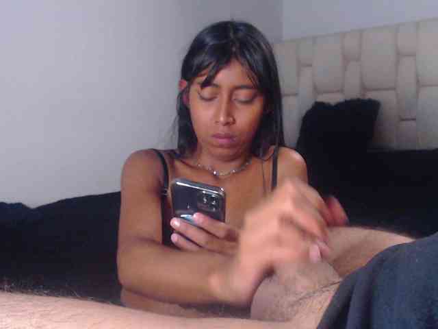 Roomofpleasure webcam