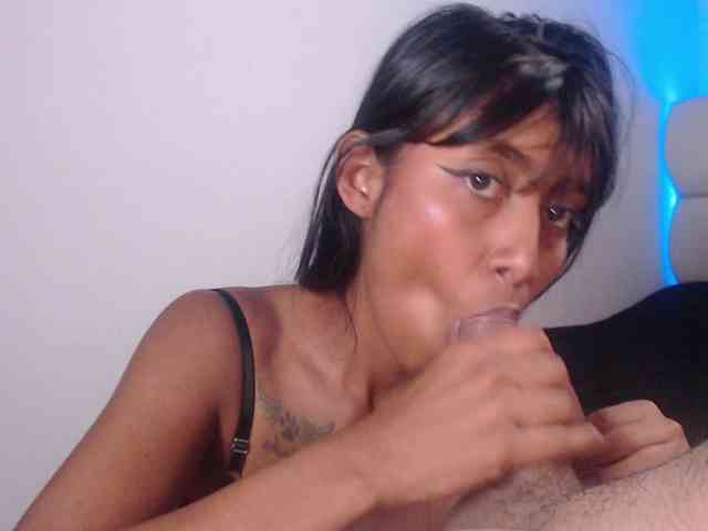 Roomofpleasure webcam