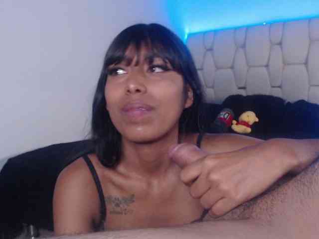 Roomofpleasure webcam