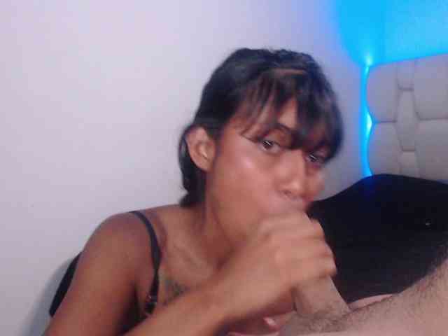 Roomofpleasure webcam