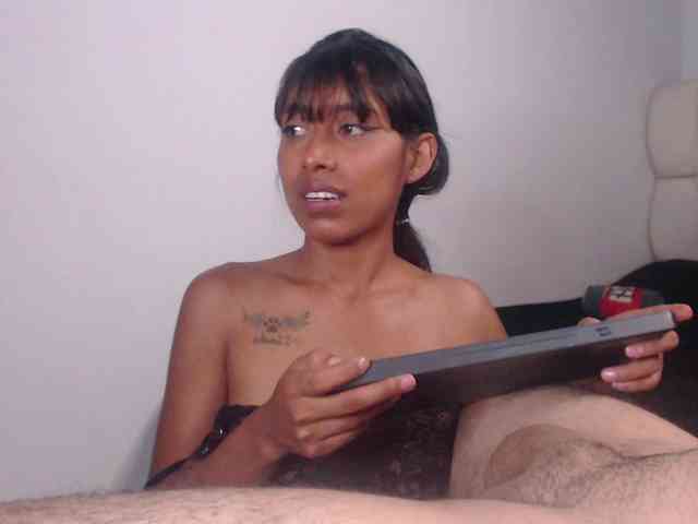 Roomofpleasure webcam