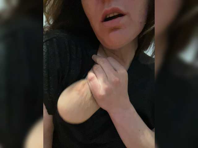 Danozka's BongaCams show and profile