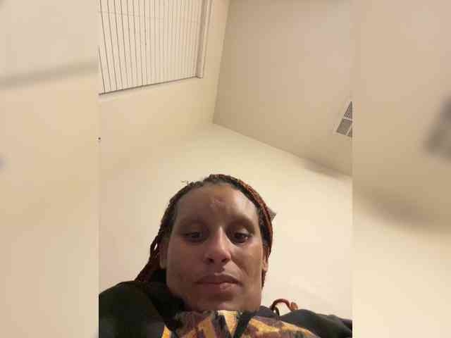 sexyred14343 Live Webcam on BongaCams
