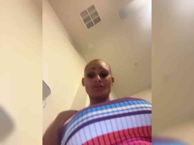 sexyred14343 webcam