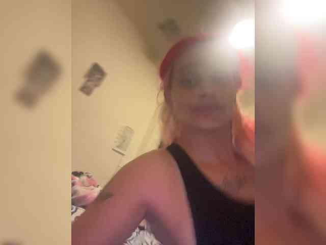 sexyred14343 webcam