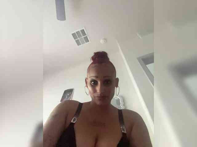 sexyred14343 webcam