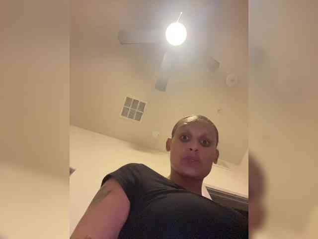 sexyred14343 webcam