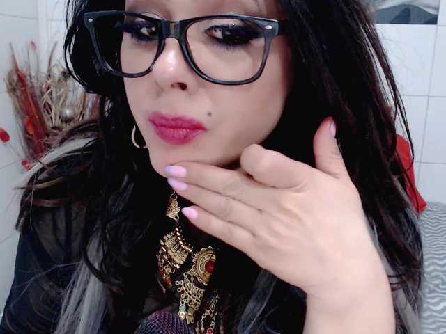 Kirayork's BongaCams show and profile