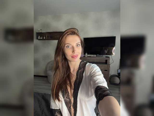 Lindseya's BongaCams show and profile