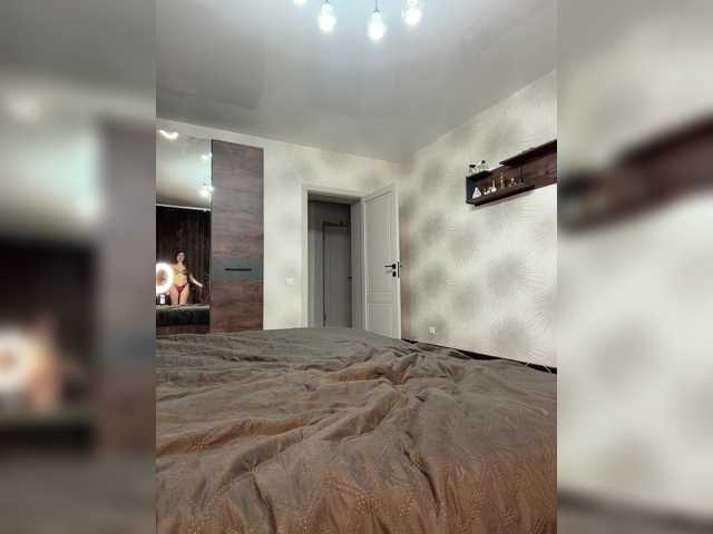 Lindseya's BongaCams show and profile