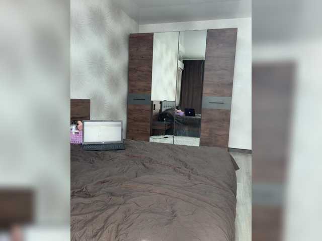 Lindseya's BongaCams show and profile