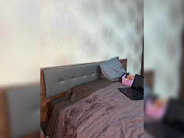 Lindseya's BongaCams show and profile