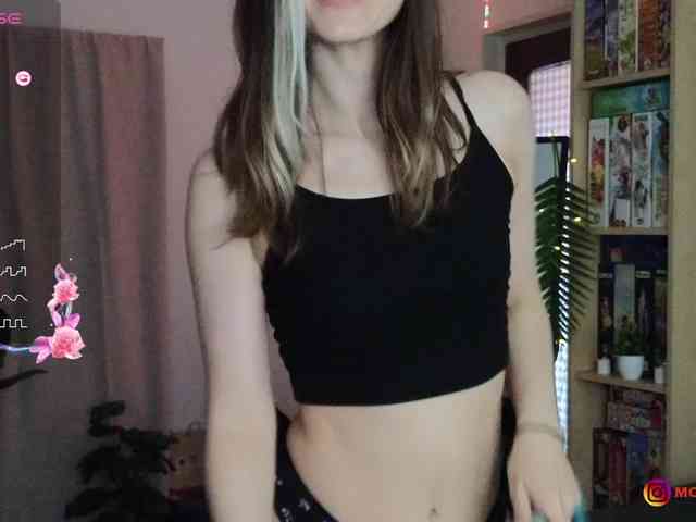monikavenom webcam