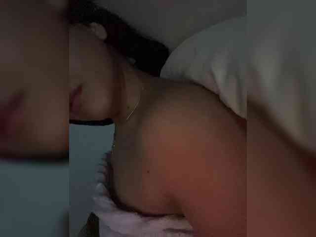 SeleneMiiller webcam