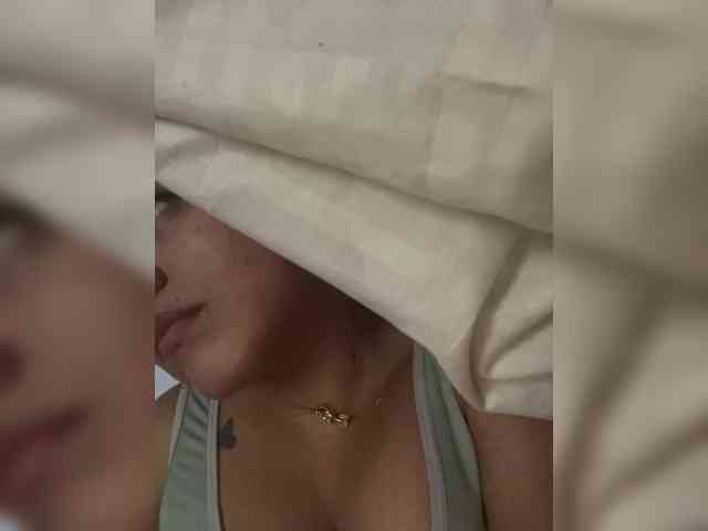 SeleneMiiller webcam