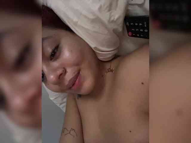 SeleneMiiller webcam