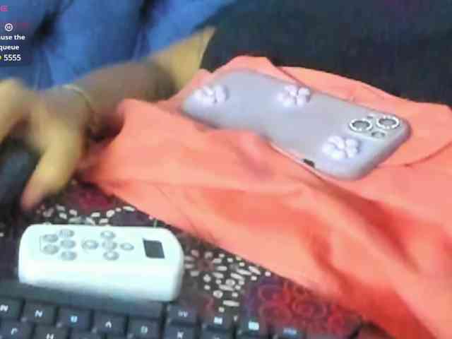 SeleneMiiller webcam