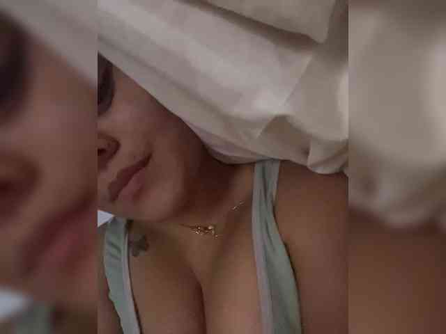 SeleneMiiller webcam