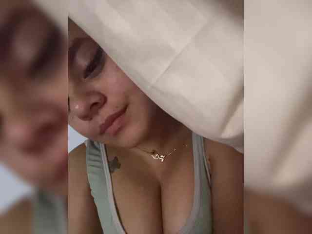 SeleneMiiller webcam