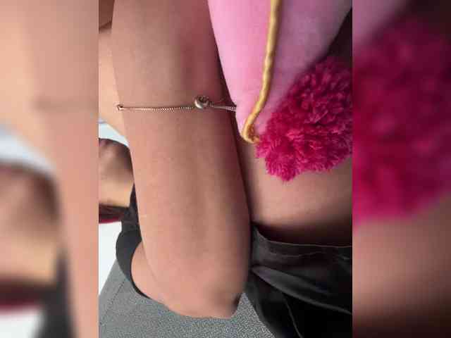SeleneMiiller webcam