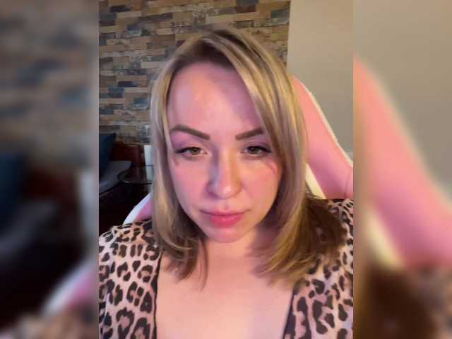 HollyDoll