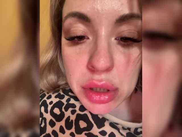 HollyDoll webcam