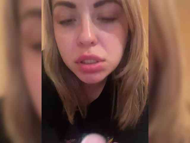 live porn HollyDoll