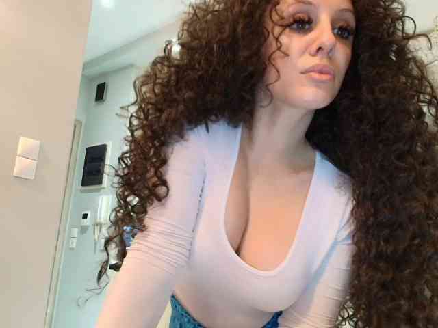 CleopatraVodos webcam