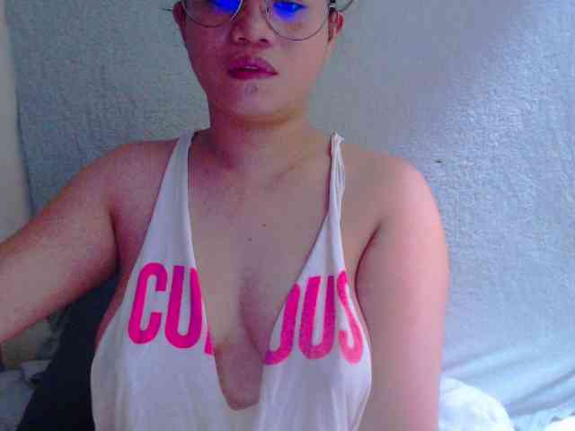 YourAsianPussy webcam