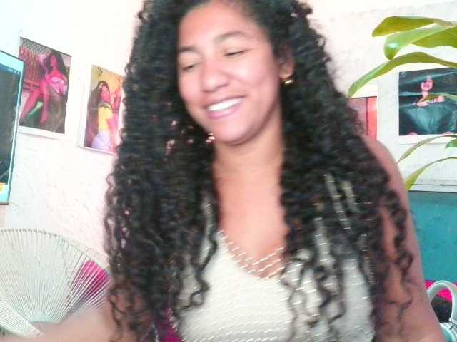 Bellacrespa's BongaCams show and profile