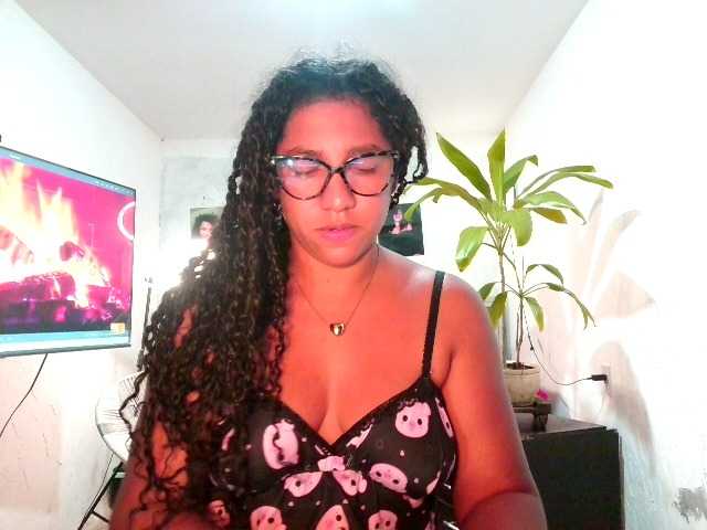 Bellacrespa's BongaCams show and profile