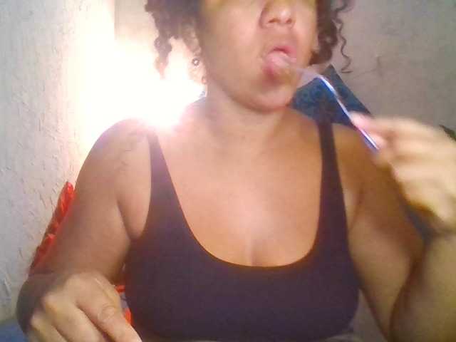 Bellacrespa's BongaCams show and profile