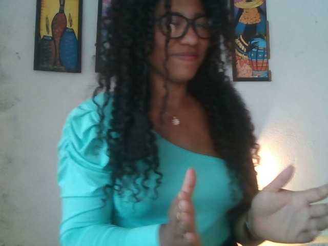 Bellacrespa's BongaCams show and profile