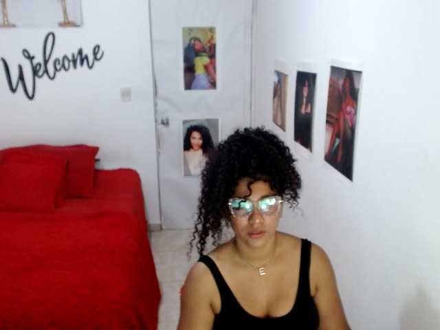 Bellacrespa webcam bongacams model stream image