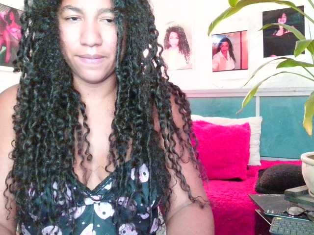 Bellacrespa's BongaCams show and profile