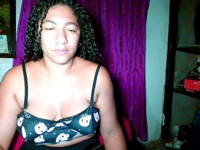 Bellacrespa's BongaCams show and profile