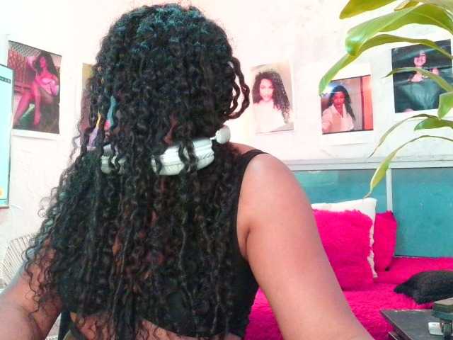 Bellacrespa's BongaCams show and profile