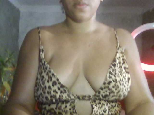 Bellacrespa's BongaCams show and profile