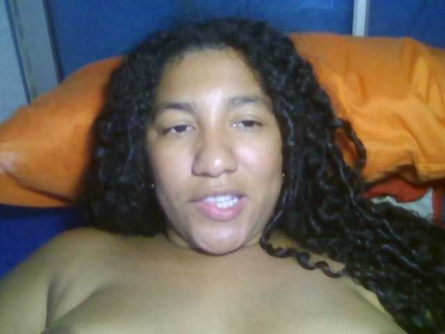 Bellacrespa's BongaCams show and profile