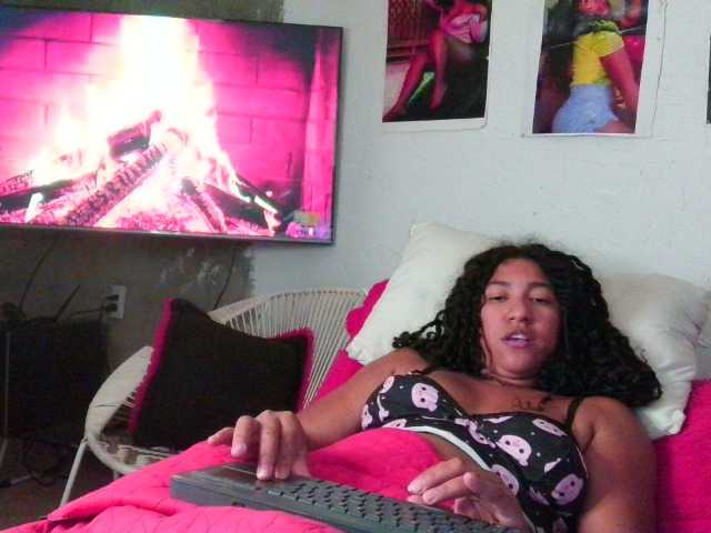 Bellacrespa's BongaCams show and profile