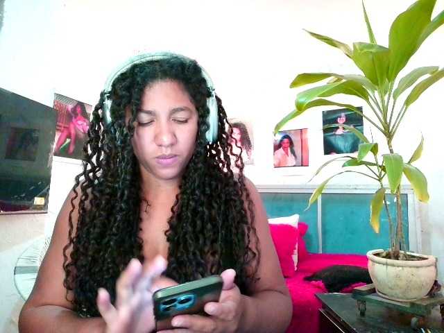 Bellacrespa's BongaCams show and profile