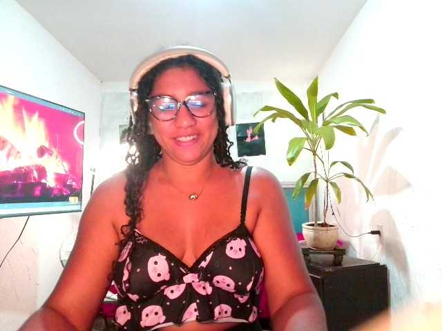 Bellacrespa's BongaCams show and profile